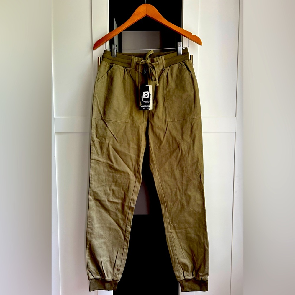 BRAND NEW! Cargo pants. By American Stich size M.